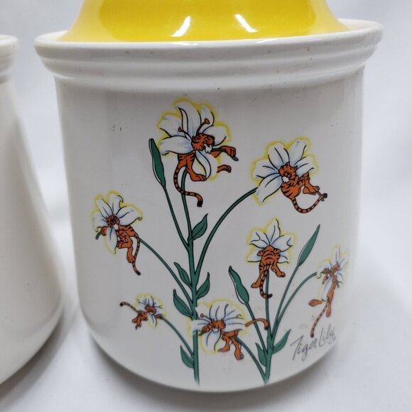 Petal Pets Tiger Lily Ceramic Canisters Set of 2 With Lids Vintage Japan - Picture 4 of 16